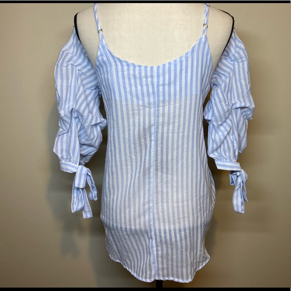 Listicle Blue & White Striped cold shoulder top - Picture 3 of 8